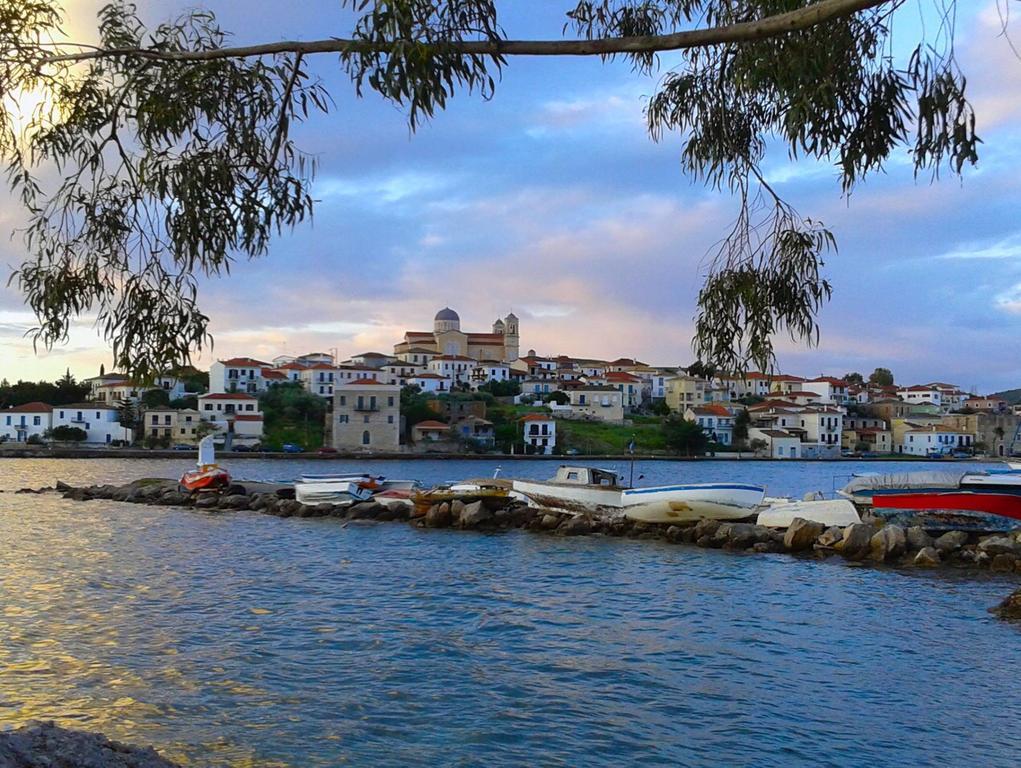 To Spitaki Apartments Galaxídhion Buitenkant foto